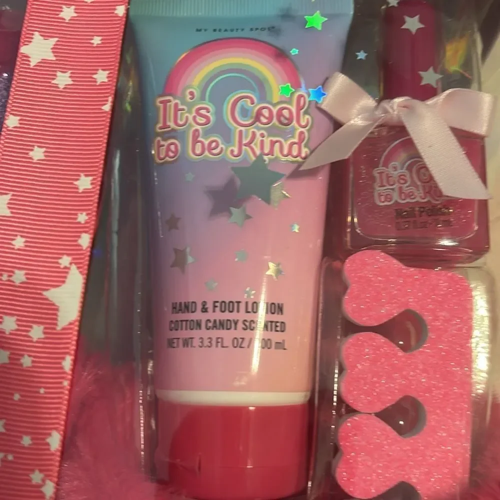 Valentine's Day perfect gift for your daughters. Pedi Collection